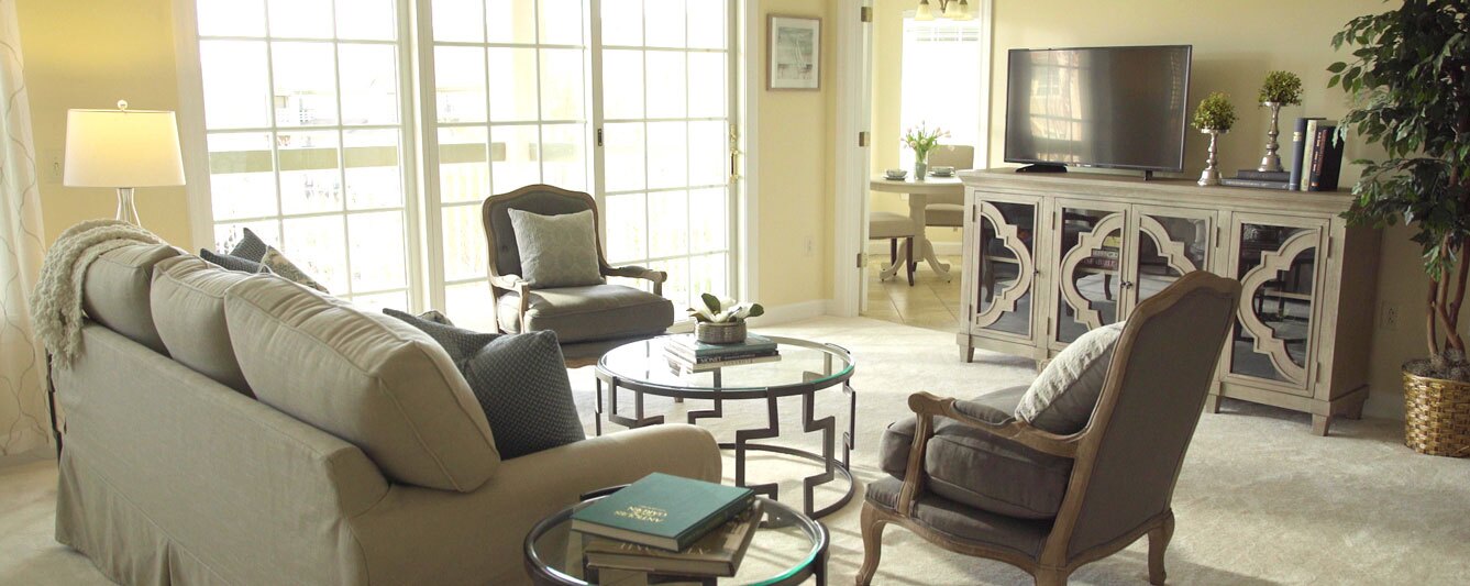 The Gatesworth Two-Bedroom Deluxe Residence (Plan I) living area