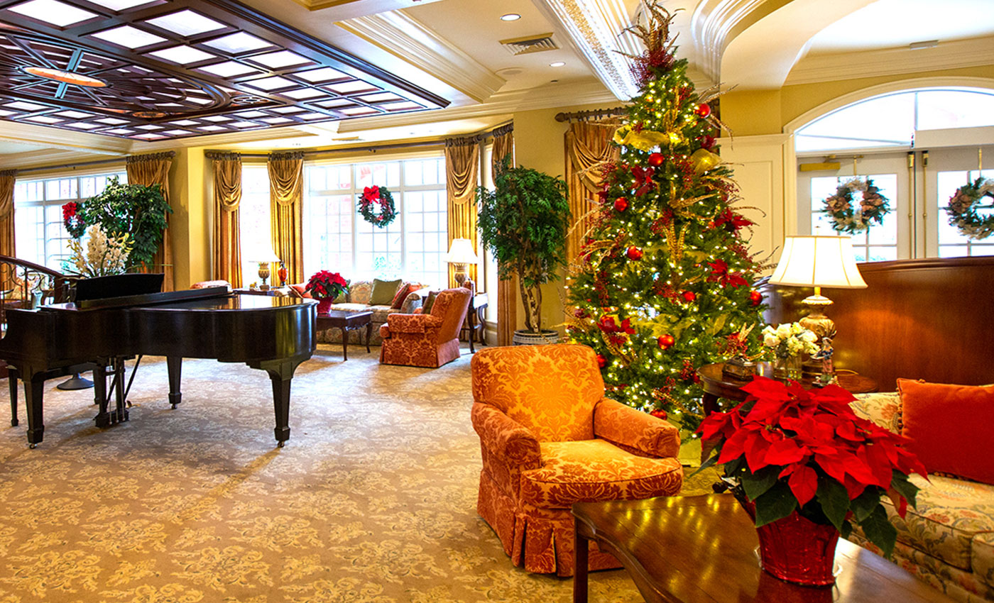 The piano lounge decorated for the holidays.